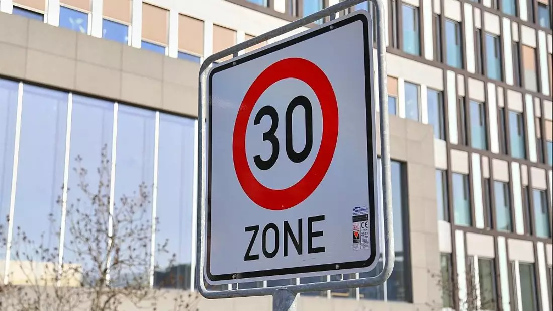 Tempo-30-Schild (Archiv) - Bild: via dts Nachrichtenagentur