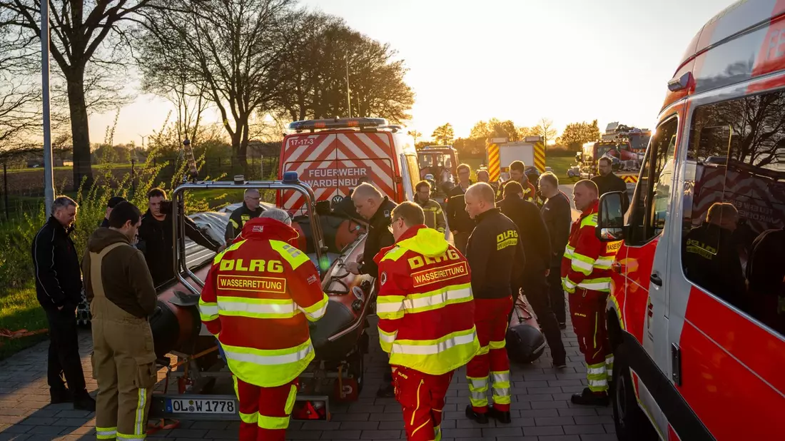 FW-OLL: -KORREKTUR- FW-OLL: Treffen der Bootsbeauftragten von Wasserrettungseinheiten aus Stadt und Landkreis Oldenburg - Feuerwehr Falkenburg nicht Falkensee! - Bild: presseportal.de