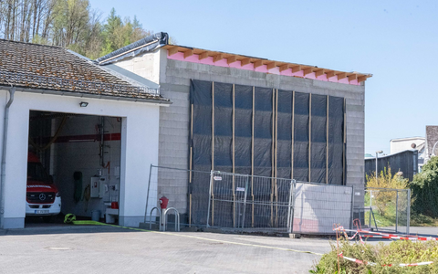 Das Feuerwehrgerätehaus war mit 250.000 Euro Baukosten geplant. - Foto: Benjamin Westhoff/dpa