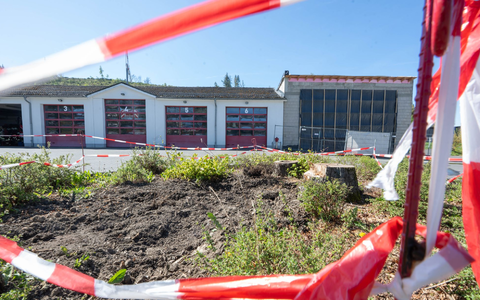 Ein externer Projektplaner soll Vorschläge zum Weiterbau des Feuerwehrhauses machen.  - Foto: Benjamin Westhoff/dpa