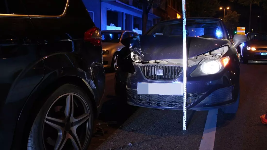 POL-HA: Verkehrsunfall in der Innenstadt - Zwei Personen leicht verletzt - Bild: presseportal.de