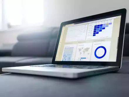 Diagramm Software im Vergleich - Foto: Lukas Blazek auf Unsplash