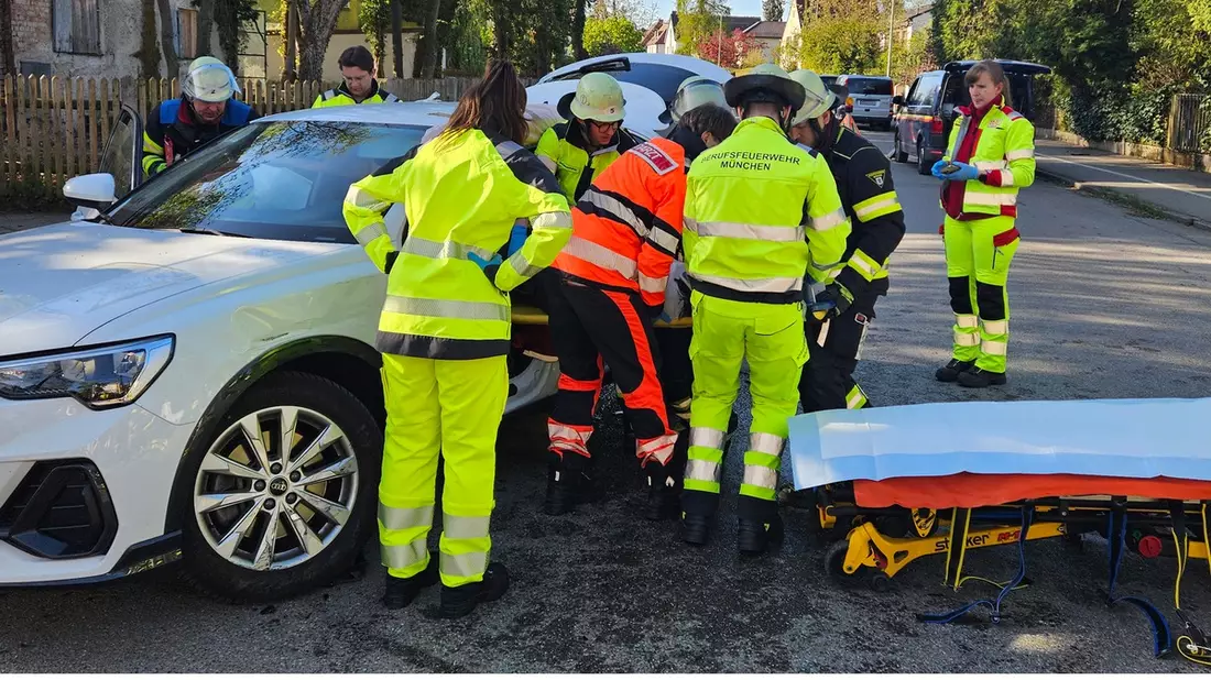 FW-M: Seitenkollision fordert zwei Verletzte (Großhadern) - Bild: presseportal.de