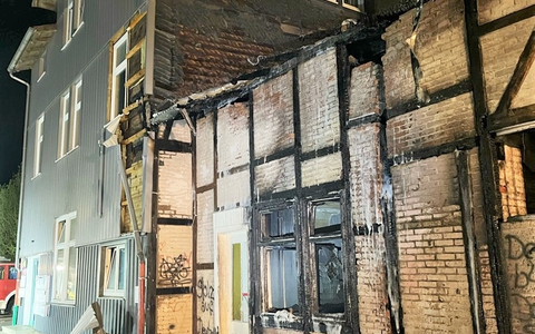 POL-HX: Feuer in Obdachlosenunterkunft: Polizei ermittelt zu Brandstiftung - Foto: presseportal.de