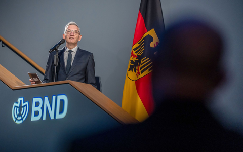 Der Präsident des Bundesnachrichtendienstes, Martin Jäger, will den BND zu einer schlagkräftigen Abwehreinheit gegen Angriffe auf Deutschland machen. - Foto: Michael Kappeler/dpa