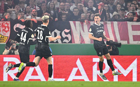 Nach einer Ecke fiel das 1:0 der Freiburger - von Maximilian Eggestein (r). - Foto: Tom Weller/dpa