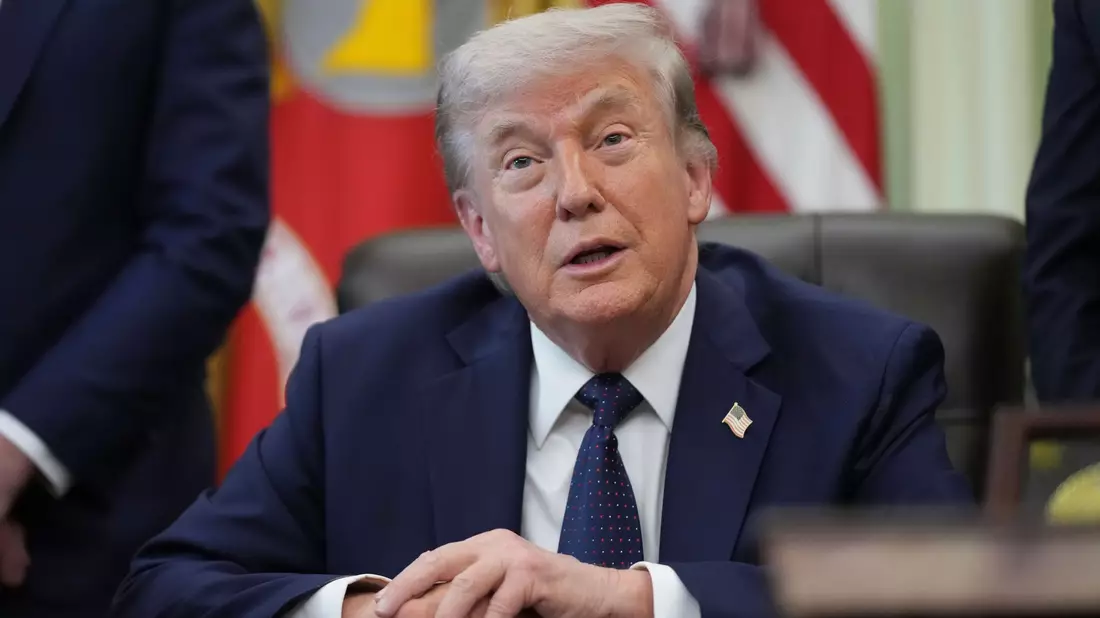 Trump will Waffenruhe im Libanon verlängern. - Bild: Mark Schiefelbein/AP/dpa