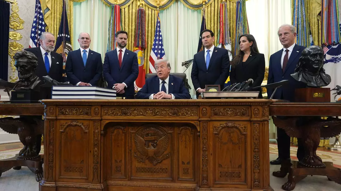 Trump will Netanjahu und Libanons Präsidenten Aoun empfangen. - Bild: Mark Schiefelbein/AP/dpa