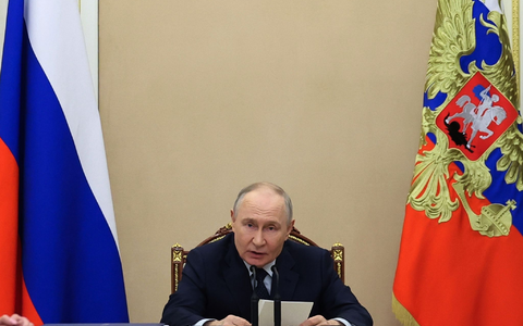 Kremlchef Putin fordert von der Regierung Maßnahmen zum Ankurbeln der mauen Wirtschaft. (Archivbild) - Foto: Alexander Kazakov/Pool Sputnik Kremlin via AP/dpa