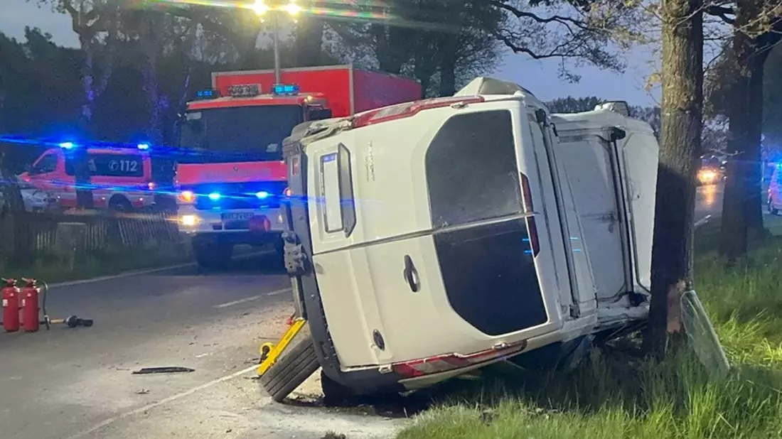 FW-BOT: Verkehrsunfall in Grafenwald: Zwei Personen verletzt - Bild: presseportal.de