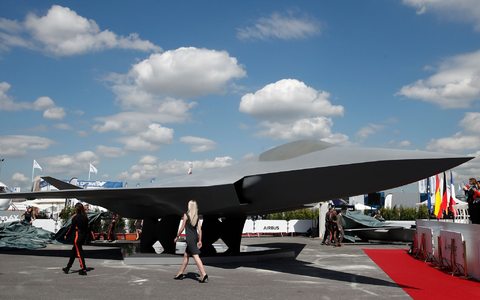 Das Ringen um das deutsch-französische Luftkampfprojekt FCAS geht erst einmal weiter. (Archivbild) - Foto: Benoit Tessier/POOL Reuters/AP/dpa