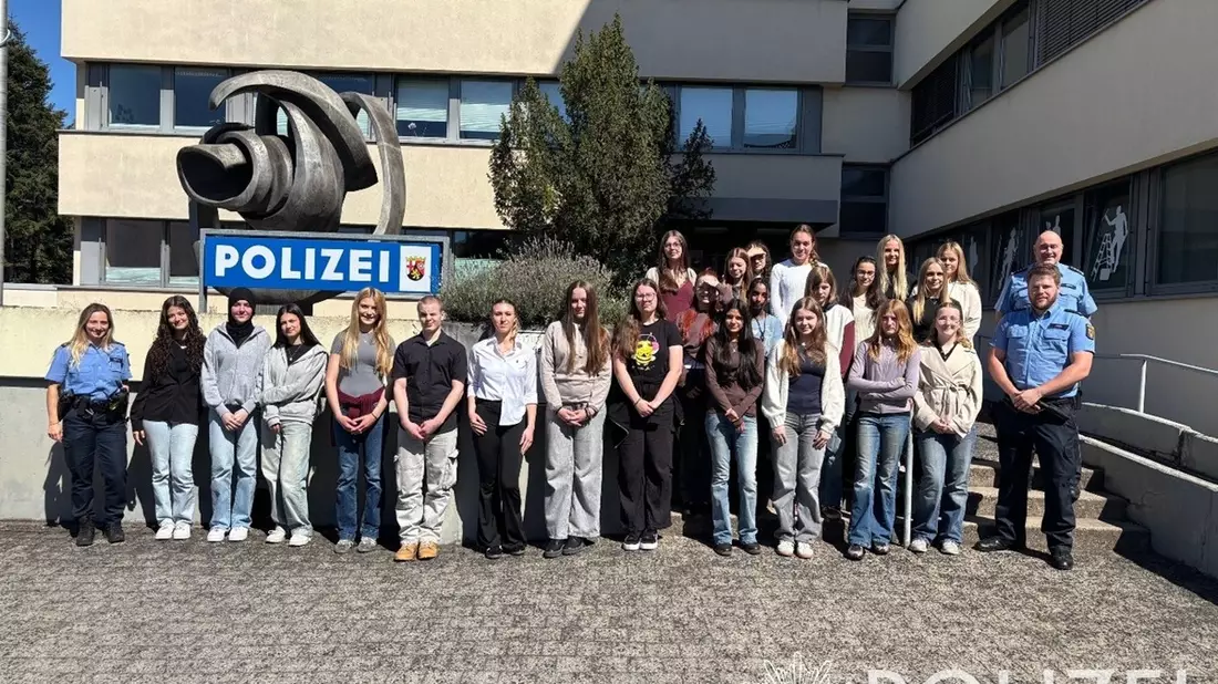 POL-PIZW: Girls' Day am 23.04.2026 bei der Polizei Zweibrücken - Einblicke in den Polizeiberuf für junge Menschen - Bild: presseportal.de
