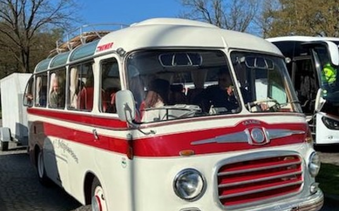 POL-OLD: Kontrolle des gewerblichen Personenverkehrs auf der A1 bei Wildeshausen +++ Fast jedes zweite Fahrzeug wird beanstandet +++ - Foto: presseportal.de
