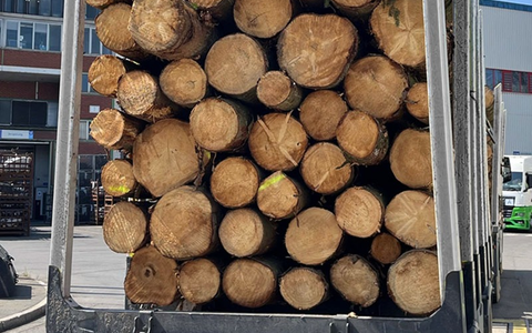 POL-MK: Stark überladener Holztransporter gestoppt - Foto: presseportal.de