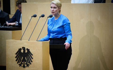 Ministerpräsidentin Schwesig hält weitere Entlastungen für nötig. - Foto: Bernd von Jutrczenka/dpa