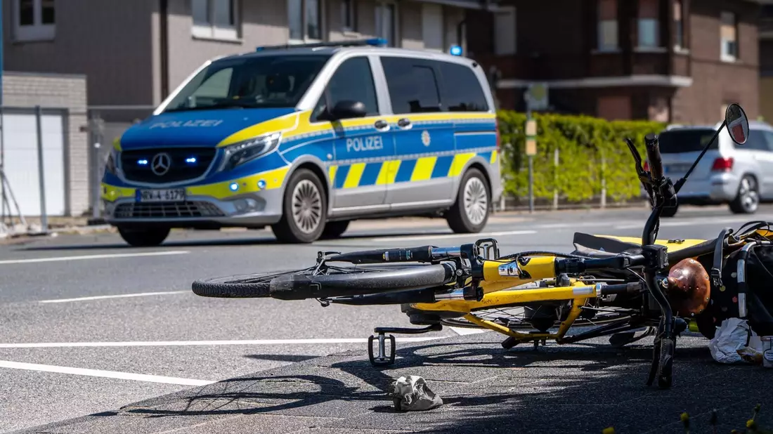 POL-WES: Wesel - Fahrradfahrer wird bei Verkehrsunfall schwer verletzt - Bild: presseportal.de
