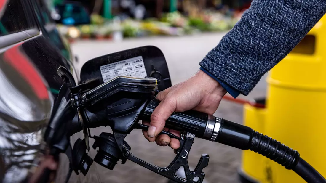 Tanken wird gerade wieder teurer. (Archivbild) - Bild: Frank Hammerschmidt/dpa