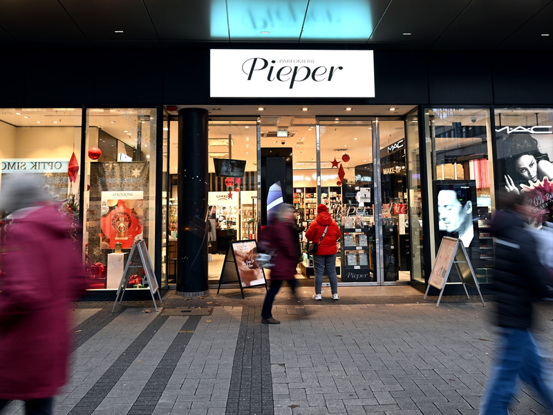 Die Parfümerie Pieper hat mehr als 100 Filialen in Deutschland. - Foto: Federico Gambarini/dpa