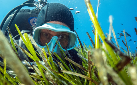 Terra X im ZDF: Uli Kunz navigiert mit den Sternen über das Meer - Foto: presseportal.de