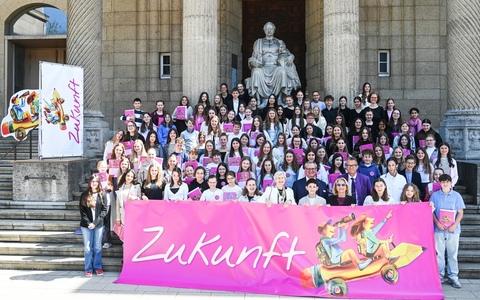 Die Zukunft aufs Papier gebracht / Stiftung Handschrift weckt die Kreativität in den Klassenräumen - Foto: presseportal.de