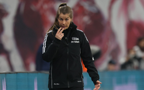 Trainerin Marie-Louise Eta von 1. FC Union Berlin war sehr engagiert an der Seitenlinie.  - Foto: Jan Woitas/dpa