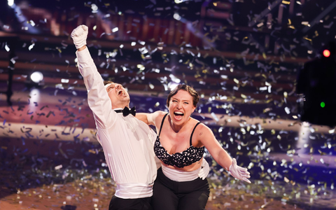 Da sah noch alles gut aus: Bianca Heinicke und Zsolt Sándor Cseke zeigten einen Tanz zu «Dick & Doof». - Foto: Rolf Vennenbernd/dpa