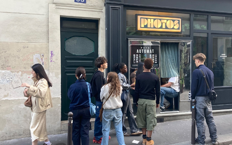 Bis heute sind die Schwarz-Weiß-Bilder aus den Automaten eng mit dem Film «Die fabelhafte Welt der Amélie» verbunden. - Foto: Sabine Glaubitz/dpa