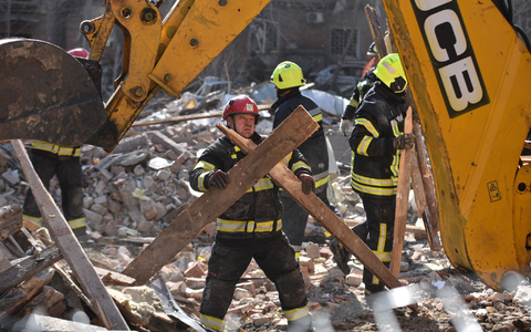 Auch aus Dnipro wurden schwere Explosionen gemeldet. - Foto: Mykola Synelnykov/AP/dpa