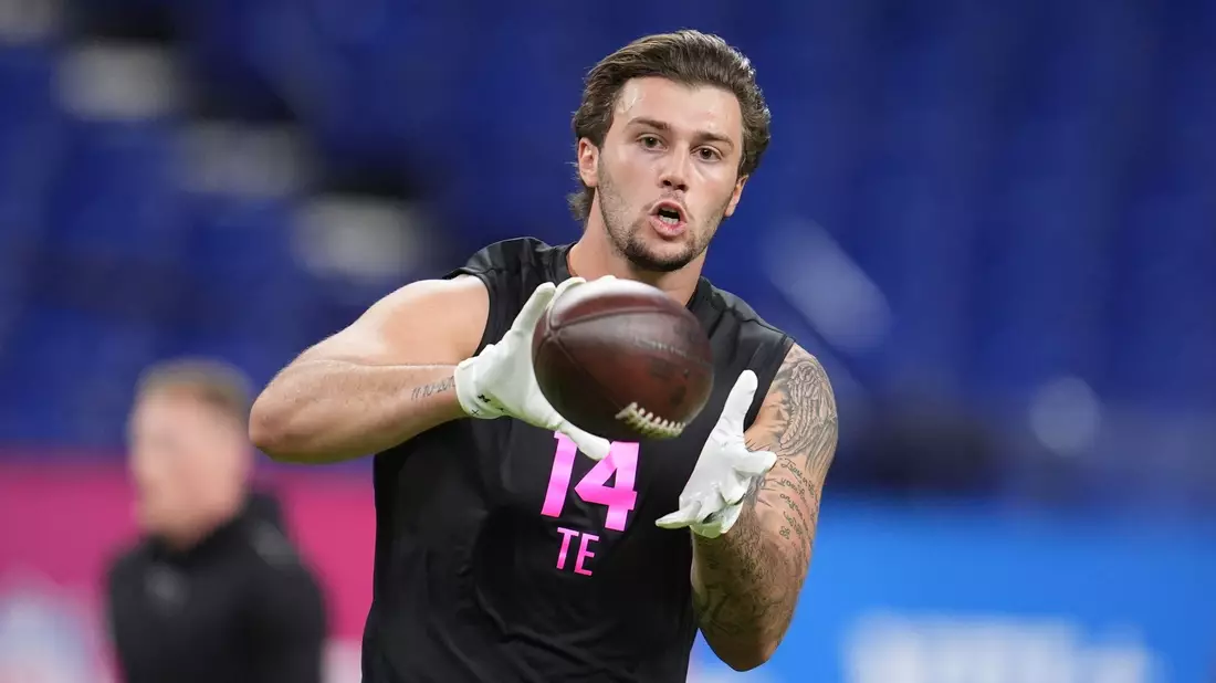 Tight End Marlin Klein wurde von den Houston Texans im NFL-Draft bereits in der zweiten Runde ausgewählt. (Archivbild) - Bild: Michael Conroy/AP/dpa