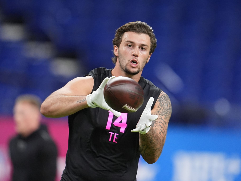 Tight End Marlin Klein wurde von den Houston Texans im NFL-Draft bereits in der zweiten Runde ausgewählt. (Archivbild) - Foto: Michael Conroy/AP/dpa