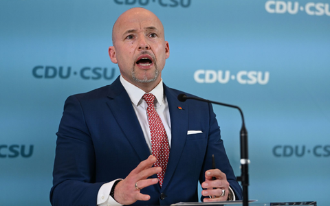Auch CSU-Landesgruppenchef Alexander Hoffmann pocht auf Reformen statt Schulden. (Archivbild) - Foto: Markus Lenhardt/dpa