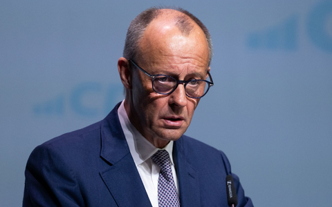 Der Kanzler erklärt bei er CDA-Tagung, was er mit «Basisabsicherung» bei der Rente gemeint hat. - Foto: Florian Wiegand/dpa