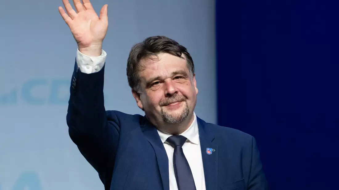 Dennis Radtke mahnte auf der CDA-Tagung an, die CDU müsse auf «schwarzmalerische Rhetorik» verzichten und eine positive Zukunft betonen. - Bild: Florian Wiegand/dpa