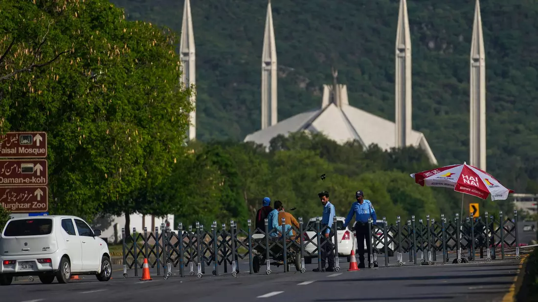 Pakistan ist auf Gespräche vorbereitet, auch wenn unklar ist, ob Vertreter der USA und Irans direkt aufeinander treffen. - Bild: Anjum Naveed/AP/dpa