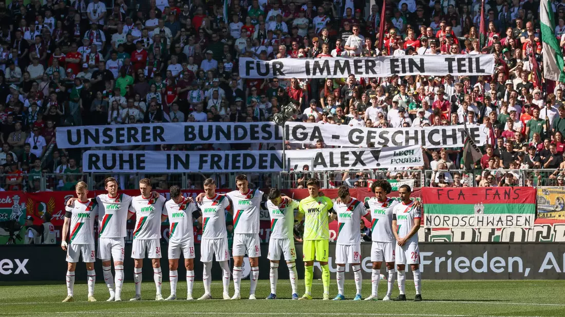 Gedenken an den früheren Augsburger Keeper Alexander Manninger. - Bild: Daniel Löb/dpa
