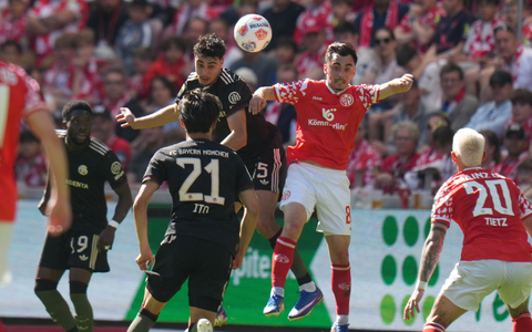 Die Meister-Bayern fanden in Mainz lange Zeit nicht ins Spiel - drehten dann aber auf. - Foto: Thomas Frey/dpa