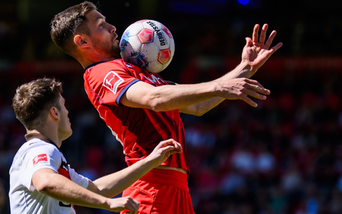 Ballgewandt: Heidenheims Marvin Pieringer (r). - Foto: Tom Weller/dpa