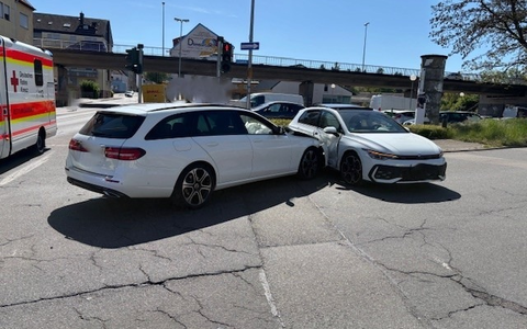 POL-PIZW: Verkehrsunfall mit leichtverletzter Person/ Wer hatte rot? Zeugen gesucht! - Foto: presseportal.de