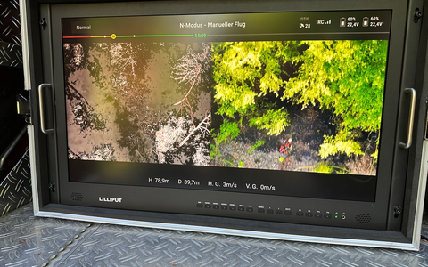 FW Stuttgart: Waldbrand auf 6.500 Quadratmetern in Stuttgart-Rohracker - Foto: presseportal.de