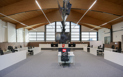 Für den Prozess in Verden wurde eine Reithalle zum Gerichtssaal umgebaut. (Archivbild) - Foto: Focke Strangmann/dpa-Pool/dpa