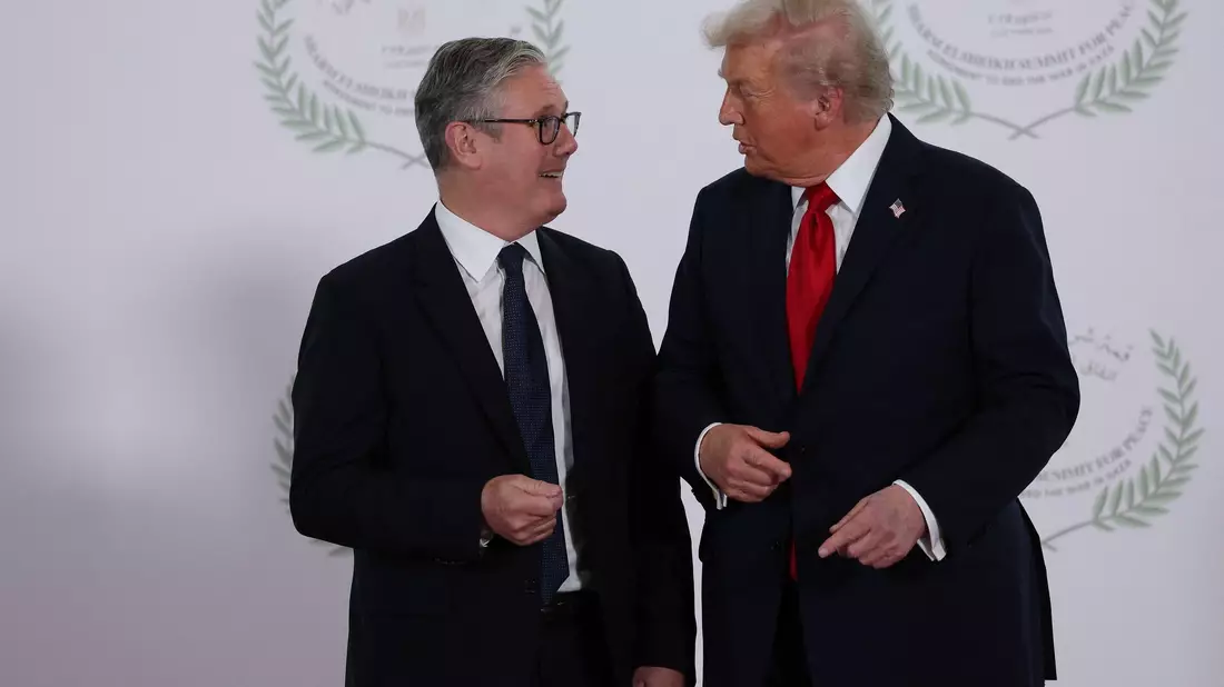 Damals noch guter Dinge: US-Präsident Donald Trump (r) und Premierminister Keir Starmer. (Archivbild) - Bild: Suzanne Plunkett/Pool REUTERS/AP/dpa