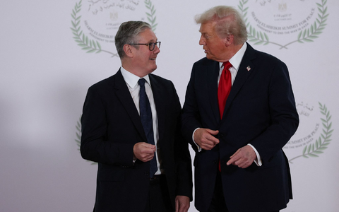 Damals noch guter Dinge: US-Präsident Donald Trump (r) und Premierminister Keir Starmer. (Archivbild) - Foto: Suzanne Plunkett/Pool REUTERS/AP/dpa