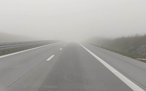 Nebel auf einer Autobahn (Archiv) - Foto: via dts Nachrichtenagentur