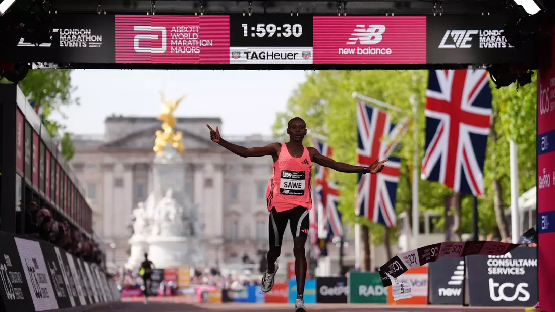 Sabastian Sawe lief überraschend einen Marathon-Weltrekord in London. - Bild: John Walton/PA Wire/dpa