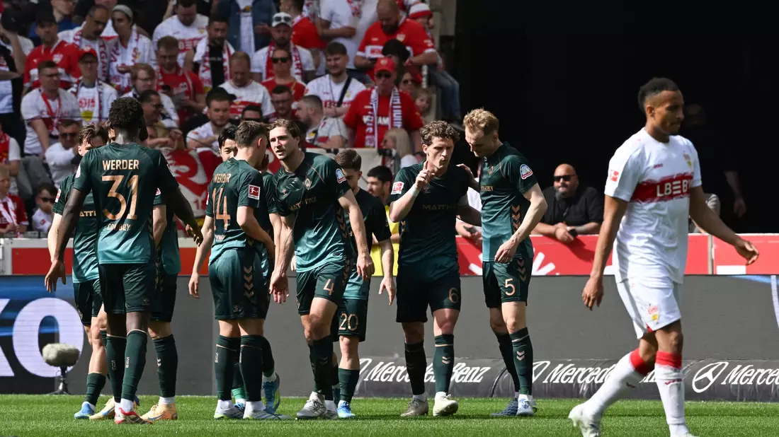 Werder jubelte über das 1:0 in Stuttgart. - Bild: Bernd Weißbrod/dpa