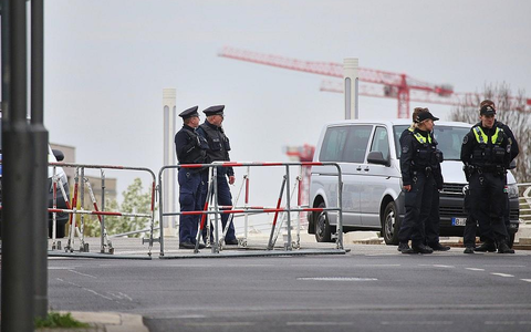 Polizeiabsperrung vor dem Bundeskanzleramt (Archiv) - Foto: via dts Nachrichtenagentur