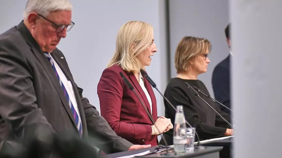 Laumann, Warken, Schlotzhaue (Archiv) - Bild: via dts Nachrichtenagentur