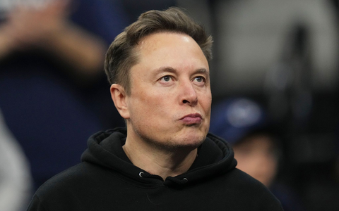 Elon Musk führt schon länger eine Fehde gegen den ChatGPT-Entwickler OpenAI. (Archivbild) - Foto: Matt Rourke/AP/dpa