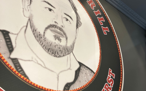 Mit der Currywurst-Bude hat Förster in Kenia seinem verstorbenen Opa ein kulinarisches Denkmal gesetzt. - Foto: Eva Krafczyk/dpa