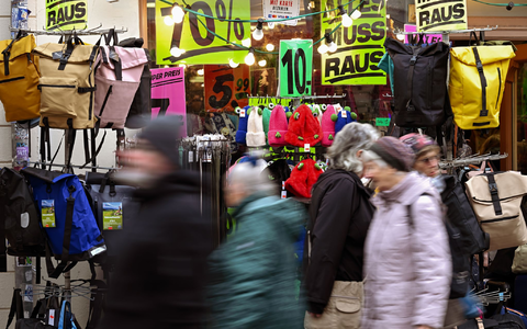 Die Stimmung der deutschen Verbraucher wird wegen des Krieges im Iran und seiner Folgen immer schlechter (Symbolbild). - Foto: Soeren Stache/dpa